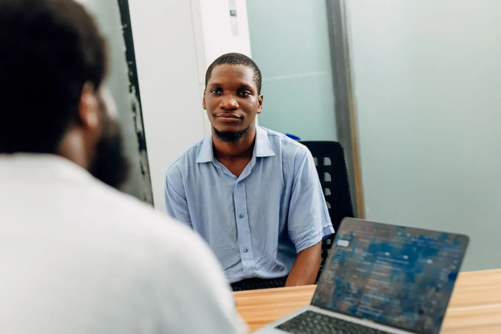 Un entretien de diagnostic avec un consultant